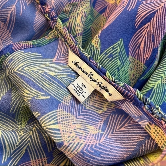 American Eagle 100% Polyester blouse - Picture 5 of 8